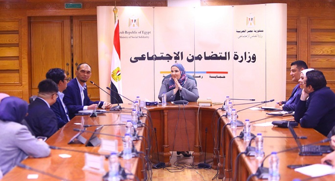 بالصور.. وزيرة التضامن الاجتماعي تستقبل وفدًا من مؤسسة رعاية المسلمين بماليزيا
