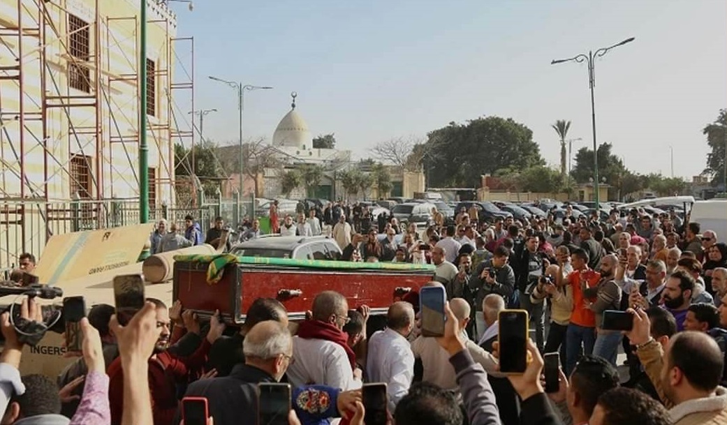 تشييع جثمان شريفة فاضل من مسجد السيدة نفيسة