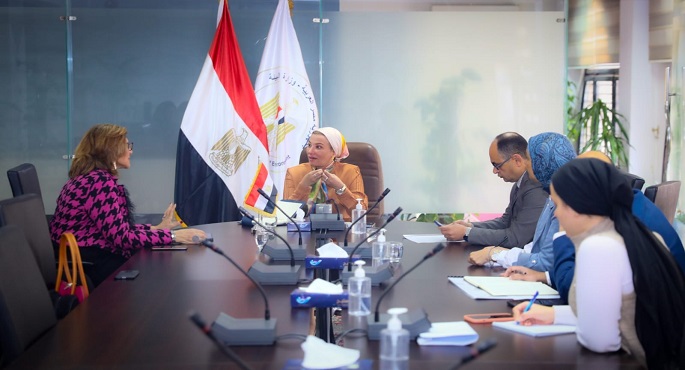 بالصور .. وزيرة البيئة تلتقى رئيس لجنة الطاقة والبيئة وعدد من النواب بمجلس الشيوخ لبحث عدد من الملفات