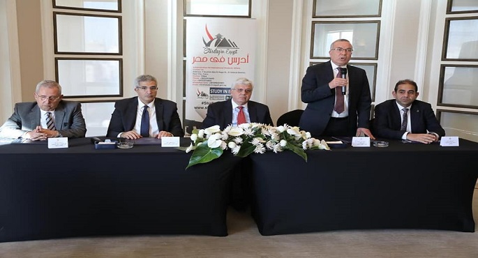 بالصور.. وزير التعليم العالي يعقد اجتماعا مع المستشارين والملحقين الثقافيين العرب والأفارقة