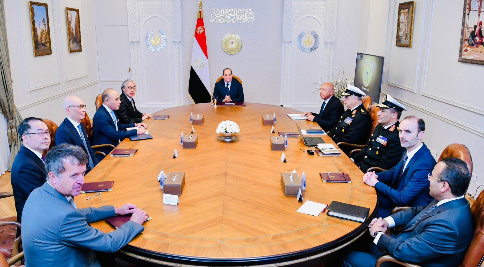 الرئيس السيسي يستقبل وفدا من رؤساء وممثلي عدد من كبريات الشركات العالمية في مجال إدارة وتشغيل الخطوط الملاحية