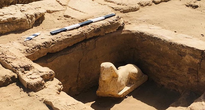 اكتشاف تمثال لأبو الهول وبقايا مقصورة كلاوديوس بجوار معبد دندرة بمحافظة قنا