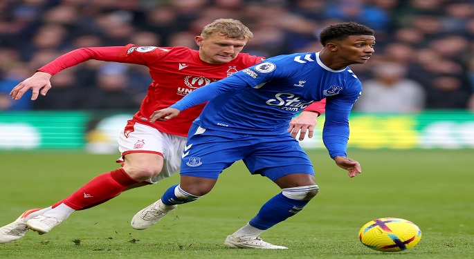 تعادل إيفرتون ونوتنجهام 2-2 في الدوري الإنجليزي