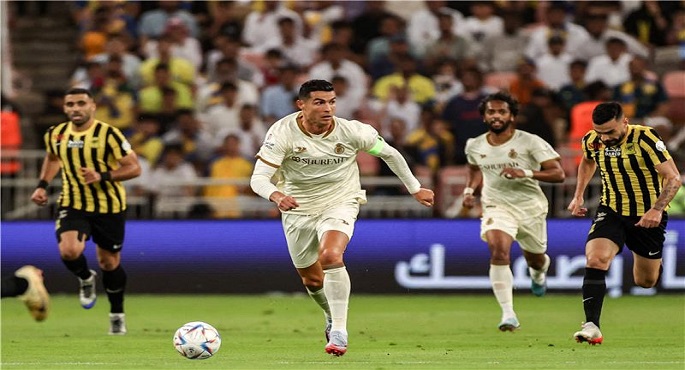 اتحاد جدة يهزم النصر بهدف ويتصدر دوري روشن السعودي