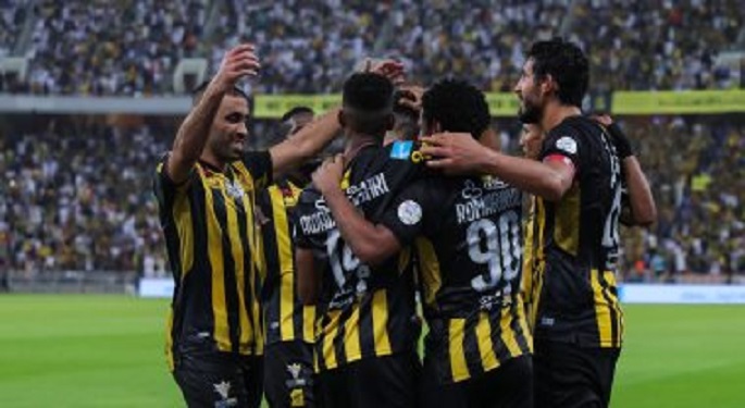 حجازي وحامد يشاركان في تأهل اتحاد جدة لنصف نهائي الكأس