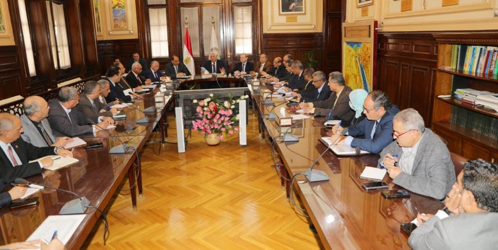 وزير الزراعة يبحث ترتيبات الانتقال للعاصمة الإدارية الجديدة