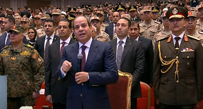 السيسي يحي شهداء الوطن ويؤكد ” ما تنعم به مصر من استقرار ثمنه تضحيات الشهداء”