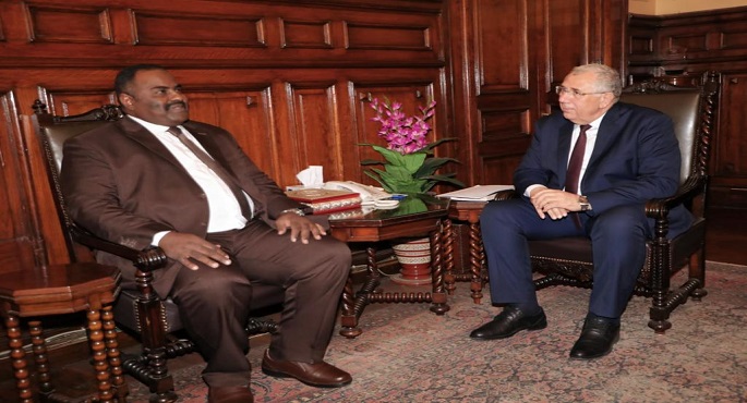 بالصور .. القصير يناقش أوجه التعاون المصري السوداني مع وزير الاستثمار والصناعة بالولاية الشمالية بالسودان