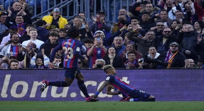 برشلونة يعود لسكة الانتصارات على حساب فالنسيا في الدوري الإسباني