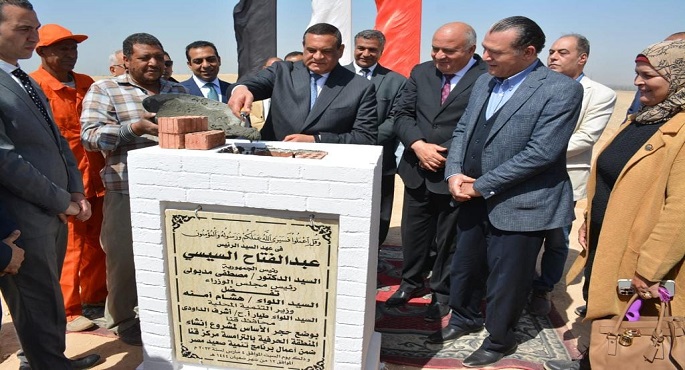 ضمن برنامج تنمية الصعيد: وزير التنمية المحلية ومحافظ قناة يضعان حجر أساس المنطقة الحرفية بالترامسة بتكلفة 500 مليون جنيه
