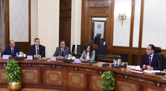 مدبولي يلتقي رئيس هيئة الاستثمار ونوابه الثلاثة الجُدد ويؤكد على الالتزام بتحفيز مناخ الاستثمار
