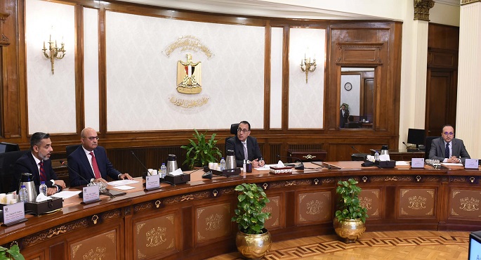 رئيس الوزراء يستعرض مع مسئولى “جنرال موتورز” الفرص الاستثمارية للشركة في السوق المصرية