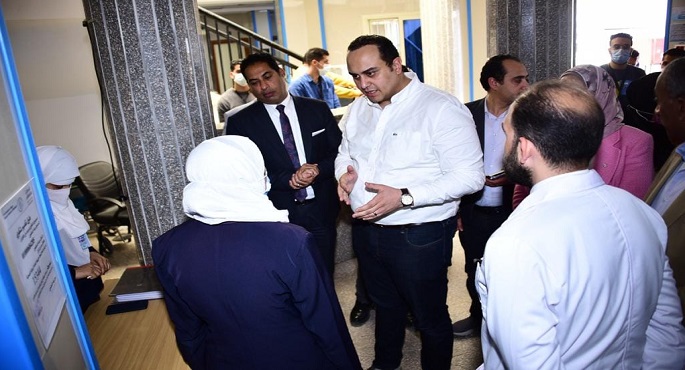 بالصور.. رئيس هيئة الرعاية الصحية يتفقد الخدمات الطبية المقدمة للأهالي في مدينة الطور من الوحدات والمستشفيات
