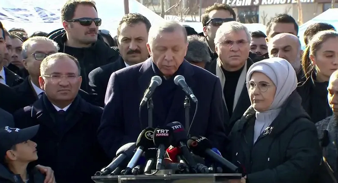 رغم كارثة الزلزال المروعة .. أردوغان: إجراء الانتخابات التشريعية والرئاسية بموعدها في 14 مايو المقبل