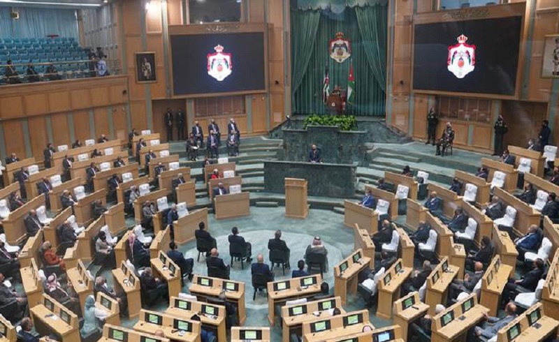 “النواب الأردني” يستنكر استخدام وزير إسرائيلي خريطة لإسرائيل تضم حدود المملكة وفلسطين المُحتلة