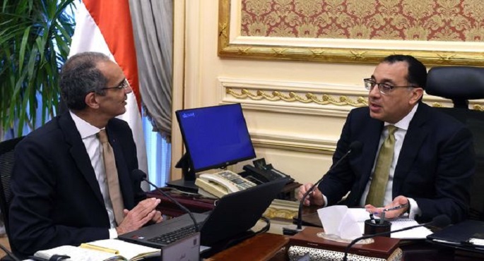 بالصور .. رئيس الوزراء يتابع مع وزير الاتصالات مستجدات عدد من مشروعات الوزارة