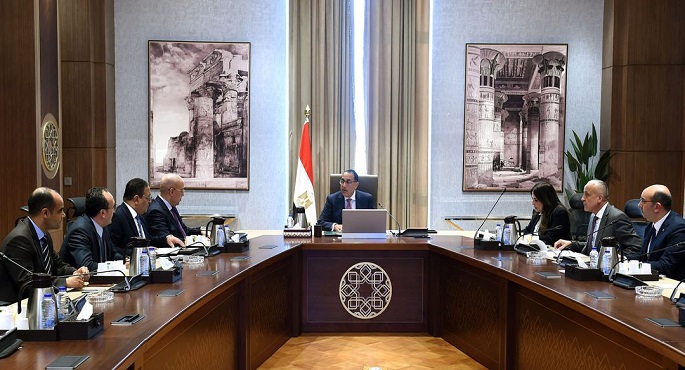 رئيس الوزراء يراجع مع وزير الإسكان موقف إجراءات وقواعد تحصيل مستحقات الدولة وتقنين أوضاع الأراضي