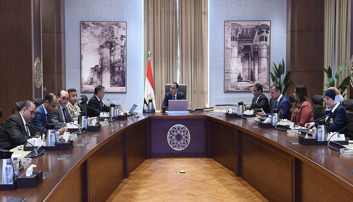 رئيس الوزراء يتابع مع وزير السياحة عددا من ملفات عمل الوزارة