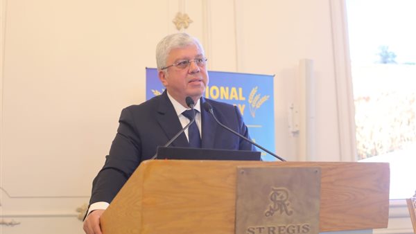 وزير التعليم العالي يشهد تسلم جامعة النهضة شهادة تصنيف ٤ نجوم “كيو إس” بلندن