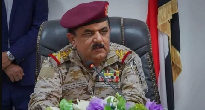 نجاة وزير الدفاع ورئيس الأركان اليمني من هجوم حوثي مسيّر جنوب تعز