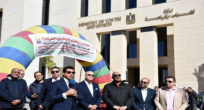 بالصور.. وزير الرياضة يُطلق ماراثون للمشي احتفالًا باليوم العالمي للمرأة بمشاركة 10 آلاف فتاة