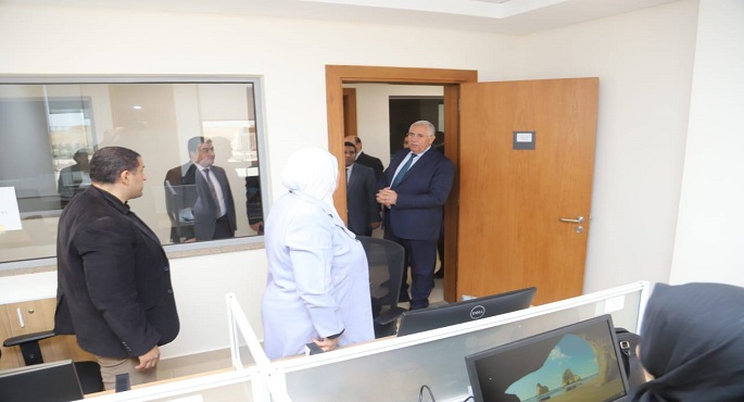 وزير الزراعة يتفقد سير العمل بمقر الوزارة بالعاصمة الإدارية الجديدة