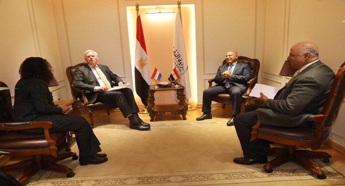 وزير النقل يبحث مع السفير الهولندي بالقاهرة التعاون في مجال تصدير الخضروات المصرية