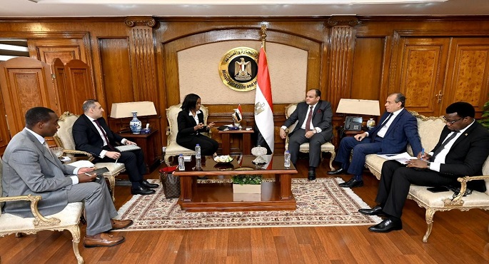وزير الصناعة يبحث استضافة مصر لمعرض التجارة البينية الإفريقي نوفمبر القادم