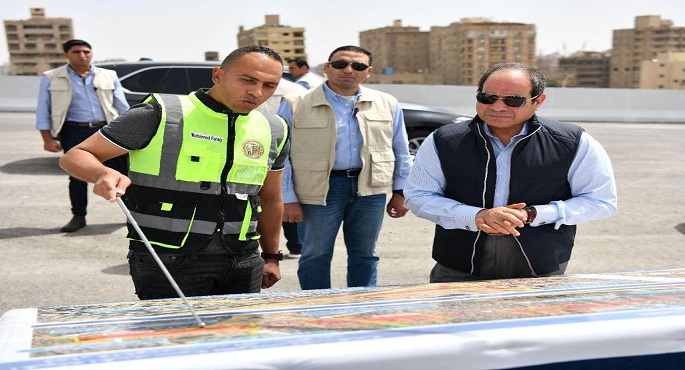 بالصور.. الرئيس السيسي يتفقد عددا من مشروعات المحاور والطرق بمحافظة الجيزة