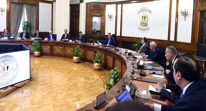 بالصور.. رئيس الوزراء يتابع الموقف التنفيذي لتطبيق منظومة التأمين الصحي الشامل