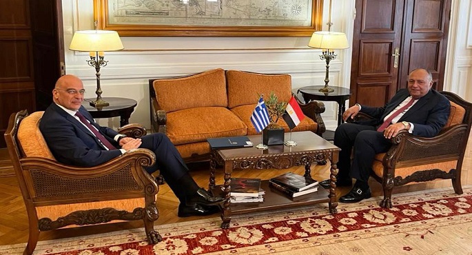 بالصور.. شكري ونظيره اليوناني يؤكدان عمق وتاريخية العلاقات بين مصر واليونان