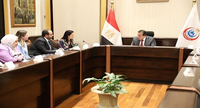 بالصور..وزير الصحة يبحث التعاون مع هيئة “فولبرايت” في توفير المنح والبرامج الدراسية للعاملين بالقطاع الصحي