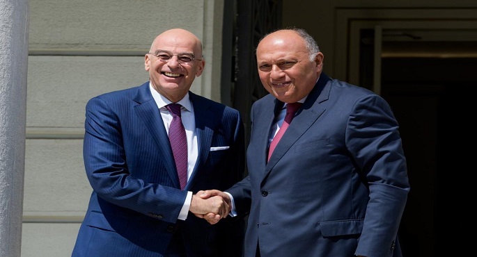 بالصور..شكري يجري مباحثات مع نظيره اليوناني..وينقل رسالة شفهية من الرئيس السيسي إلى رئيس وزراء اليونان