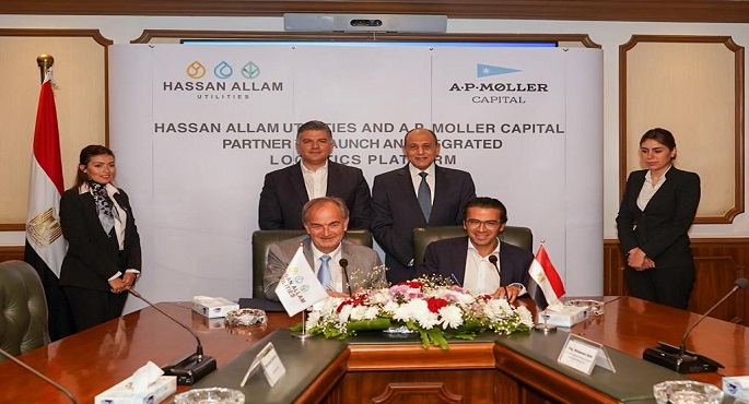 وزير الطيران المدني يبحث فرص الاستثمارية في مجال الخدمات اللوجستية بمطار القاهرة