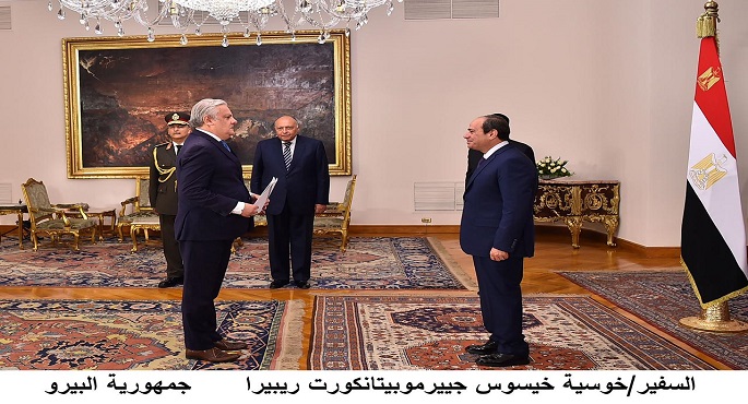 بالصور.. الرئيس السيسي يتسلم أوراق اعتماد عدد من السفراء المعتمدين لدى مصر