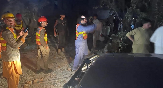 انفجارات بمركز للشرطة في باكستان تودي بحياة 12 شخصا على الأقل