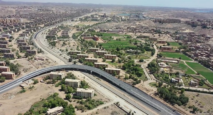 بالصور.. وزير النقل يعلن بدء التشغيل التجريبي لكباري السيل والمضيق بمحافظة أسوان امام حركة المرور