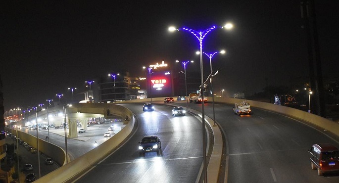 بالصور.. وزير الإسكان: استبدال 35 ألف كشاف إنارة بالقاهرة الجديدة من صوديوم إلى ليد لترشيد الكهرباء