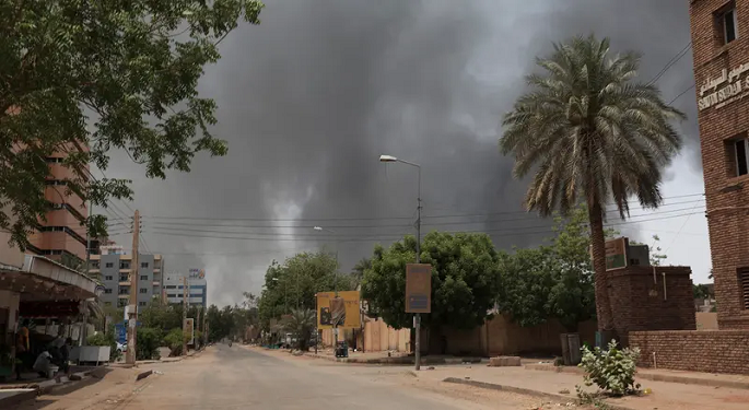 احتدام الاشتباكات في السودان .. وعدد الضحايا يقترب من 100