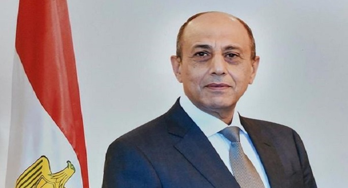 جولة مفاجئة لوزير الطيران المدني بمطار سفنكس الدولي