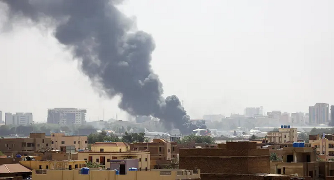 فرنسا تبدأ عملية إجلاء مواطنيها من السودان