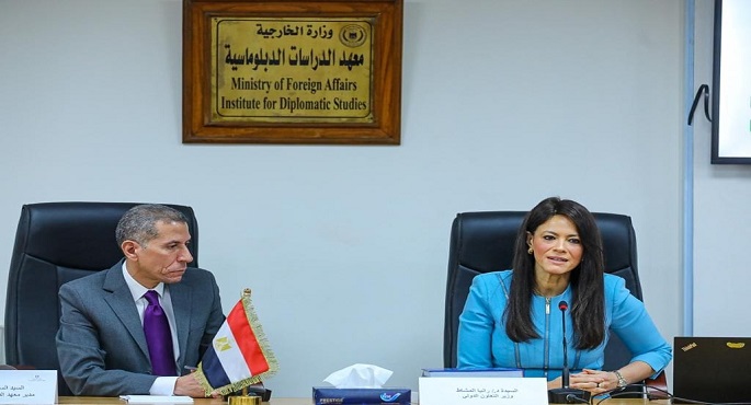 بالصور.. المشاط تلتقي الدفعة 55 للملحقين الدبلوماسيين الجدد بمقر معهد الدراسات الدبلوماسية