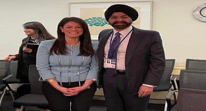 المشاط تناقش مع المرشح الأمريكي لرئاسة البنك الدولي تجربة مصر التنموية