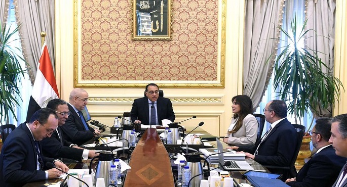 بالصور.. رئيس الوزراء يناقش رؤية ” المقاولون العرب” للعمل خلال المرحلة المقبلة