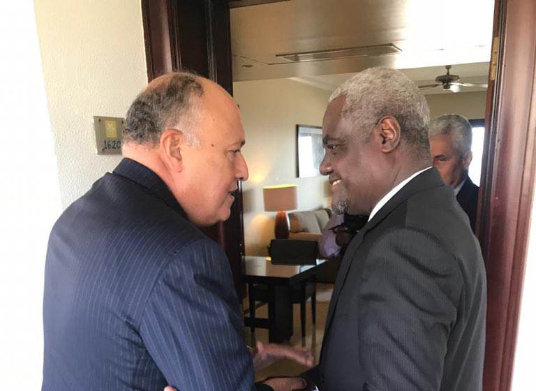 وزير الخارجية يناقش مع رئيس مفوضية الاتحاد الإفريقي التطورات في السودان