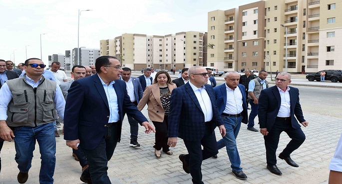 بالصور ..رئيس الوزراء يتفقد عدداً من المشروعات السكنية والخدمية الجاري تنفيذها بمدينة العبور الجديدة