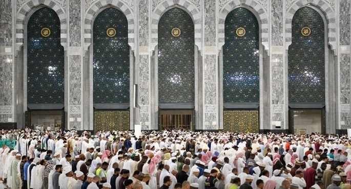 مسؤول: 7.4 مليون معتمر وفدوا للمسجد الحرام خلال أول 10 أيام من رمضان