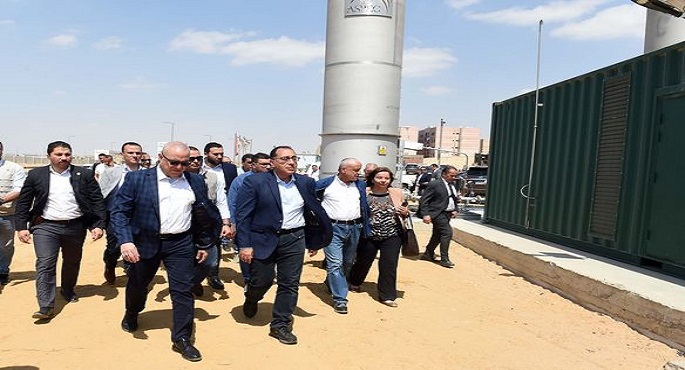بالصور..رئيس الوزراء يتفقَّد مشروع “الغلق الآمن لمقلب السلام العمومي”