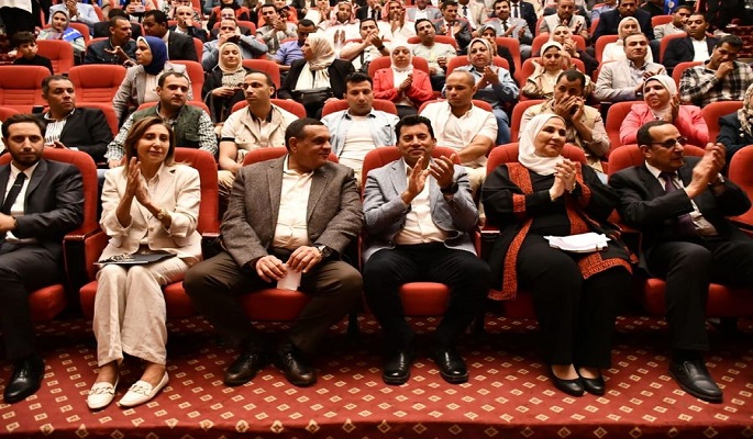 بالصور.. وزير الشباب يفتتح المهرجان الرياضى الأول للجامعات ويلتقى طلاب جامعة سيناء