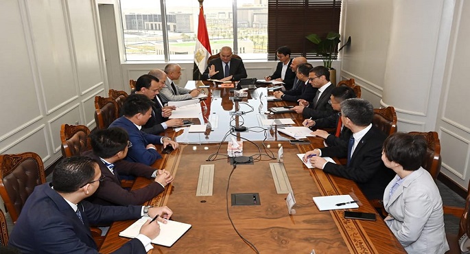 وزير الإسكان يبحث التعاون المشترك مع نائب رئيس شركة Sinosure الصينية
